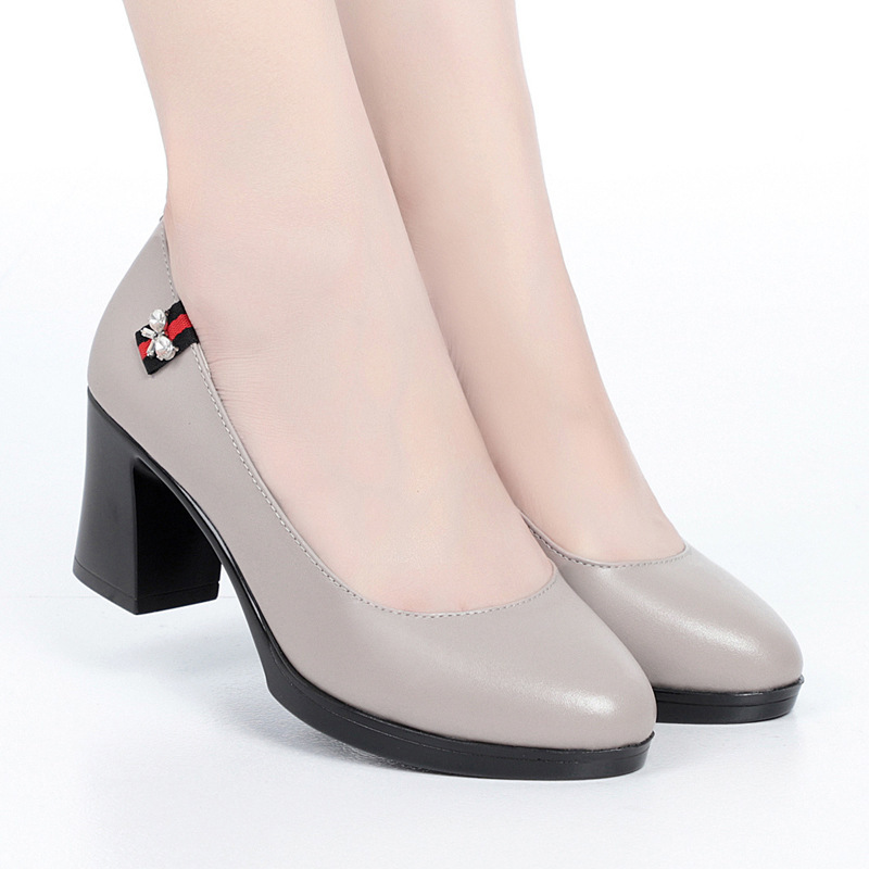 女士皮鞋真皮粗跟软皮单鞋粗跟工作鞋女黑色高跟鞋秋季时尚妈妈鞋