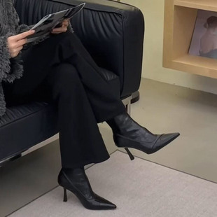 黑色细跟尖头短靴女2025秋冬小众气质高跟瘦瘦靴显瘦后拉链靴子