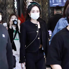 明星同款黑色小香风外套女秋冬修身富家千金名媛短款羽绒服上衣女