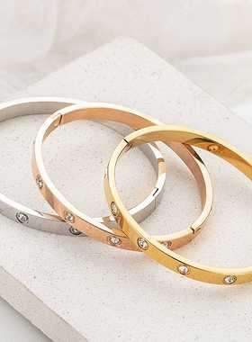 时尚情侣轻奢个性女手饰十钻钛钢手镯潮流满天星满钻首饰