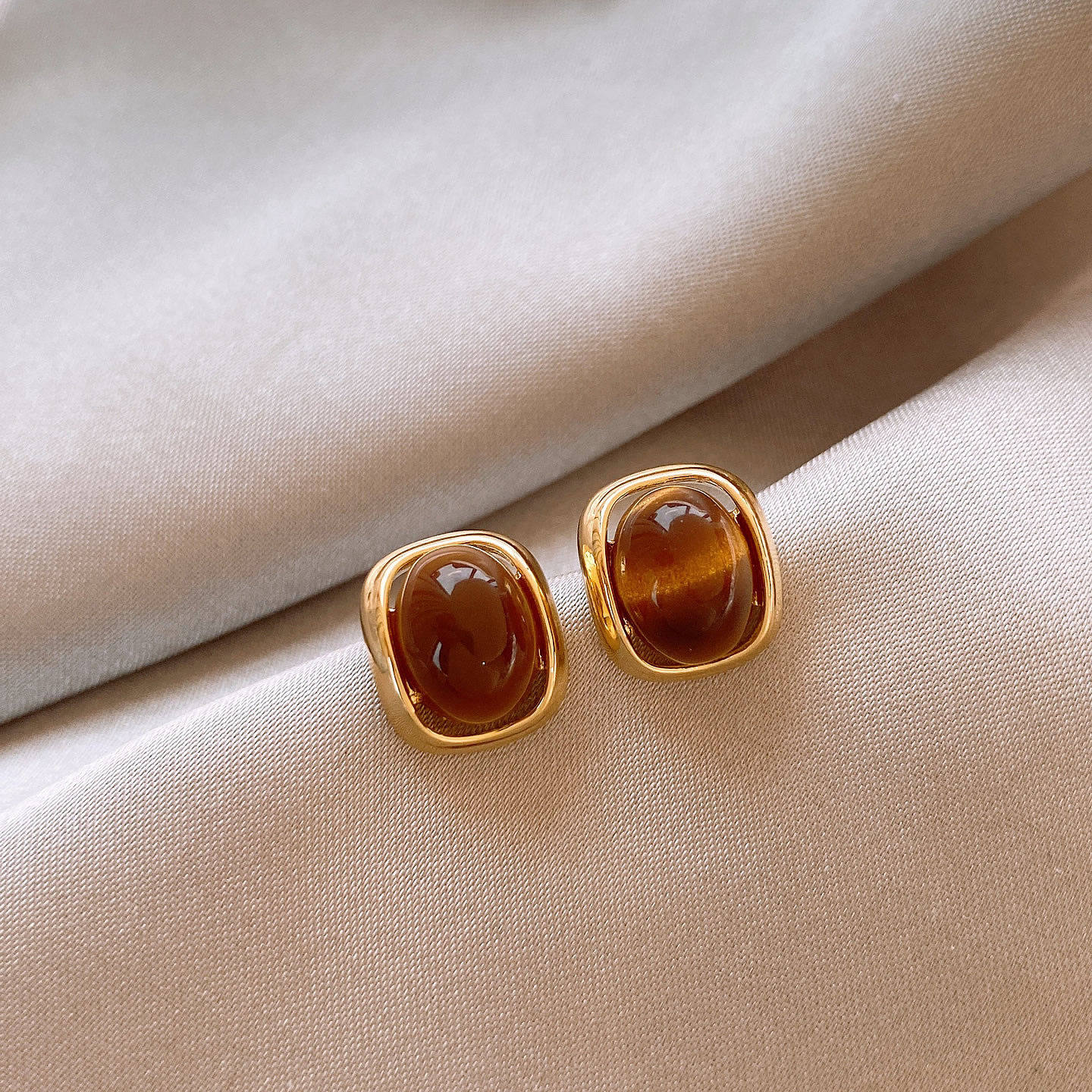 秋冬美拉德耳钉女2026新款耳环高级感气质大气咖色耳饰简约潮流感,饰品/流行首饰/时尚饰品新,耳钉,淘宝优惠券,粉丝福利购,淘宝优惠卷