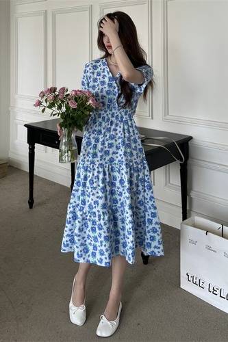 Actual shooting of summer 2022 new French gentle wind floral dress women's waist V-neck temperament skirt