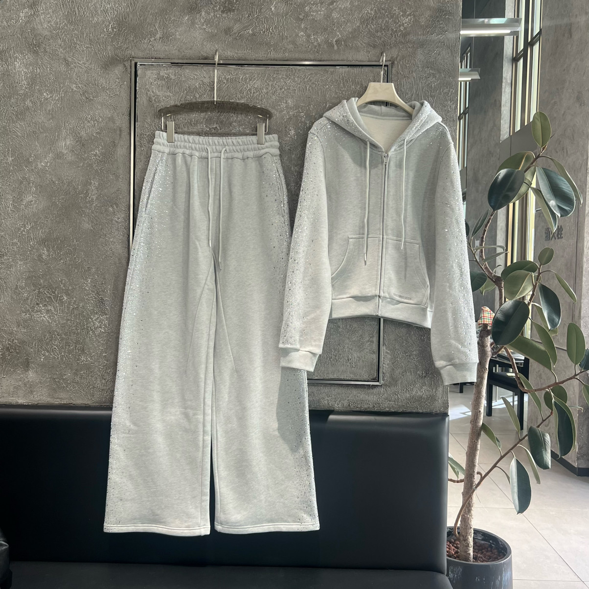 七七设计众重工连帽卫衣+重工烫钻抽绳弯刀休闲裤套装七M26001040,女装/女士精品,时尚套装,淘宝优惠券,粉丝福利购,淘宝优惠卷
