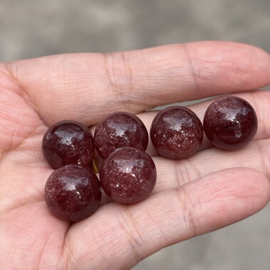天然透闪车厘子水晶草莓晶珠子散珠DIY红色