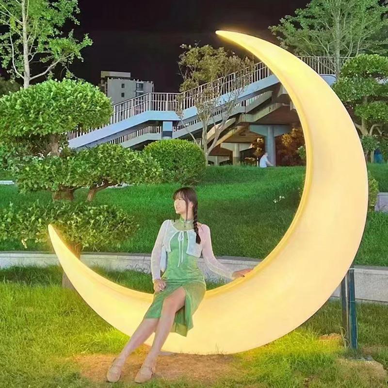 户外庭院网红发光月亮灯太阳能月牙弯月躺椅草坪景区大月球造景灯