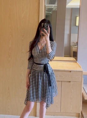 卜斯斯 经典黑白格弹力七分袖一片式系带裹身女士连衣裙