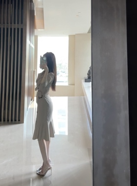 8.12  韩国美女鱼尾裙风衣新款气质时尚女神范风衣单层系带收腰式