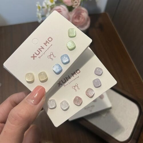 梵慕蒂炫彩星空小方糖养耳耳钉