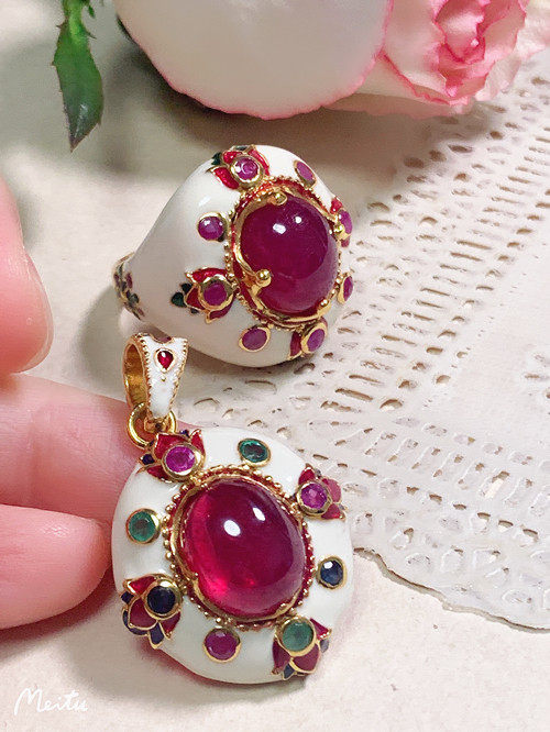 12月新款 进口24k鎏金白色珐琅红宝石戒指 11颗粒小红宝围镶