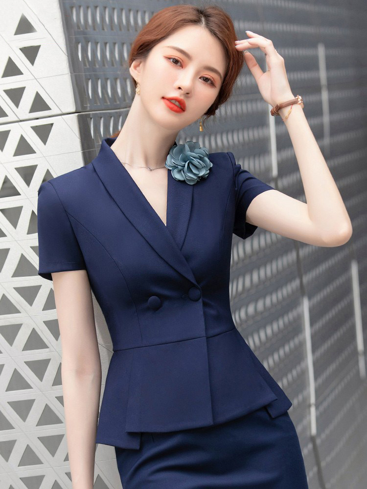 设计感小众职业套装女气质休闲夏季新款网红炸街洋气修身西装外套