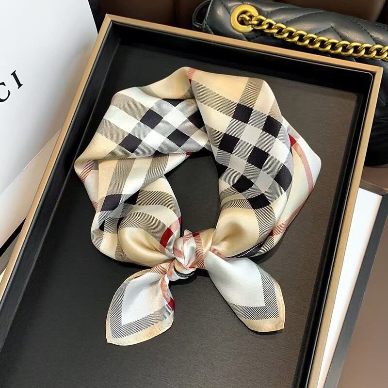 法国真丝丝巾女2026春夏新款100%桑蚕丝格子小方巾送妈妈百搭领巾