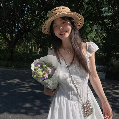 白色法式刺绣蕾丝拼接收腰连衣裙