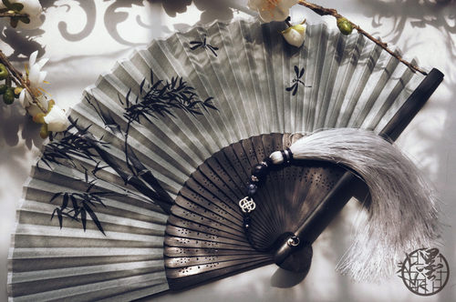 古风折扇竹子灰色流苏