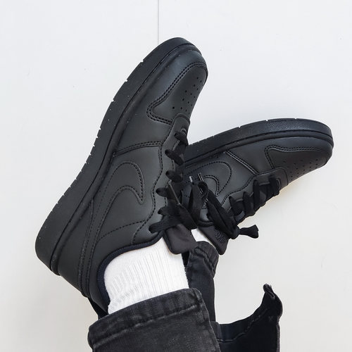 耐克黑武士大童低帮板鞋防滑耐磨