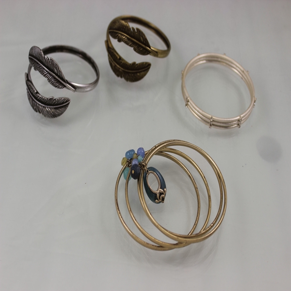 经典金属羽毛设计手镯