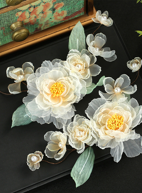 黄色牡丹烫花汉服侧边对夹绢纱