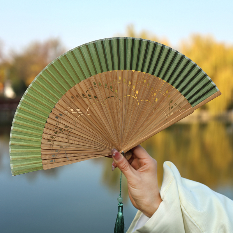 丝艺堂头青素面麦穗镂空折扇