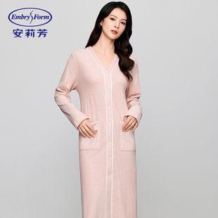 安莉芳V领开衫长袍睡衣柔软轻肤抗菌抗静电女士家居睡袍EL00787