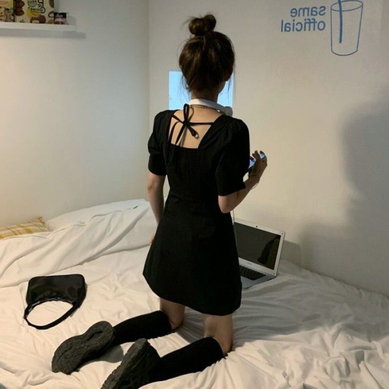 短袖2021女装新款气质裙子收夏季连衣裙瘦方性感腰版韩领显黑色