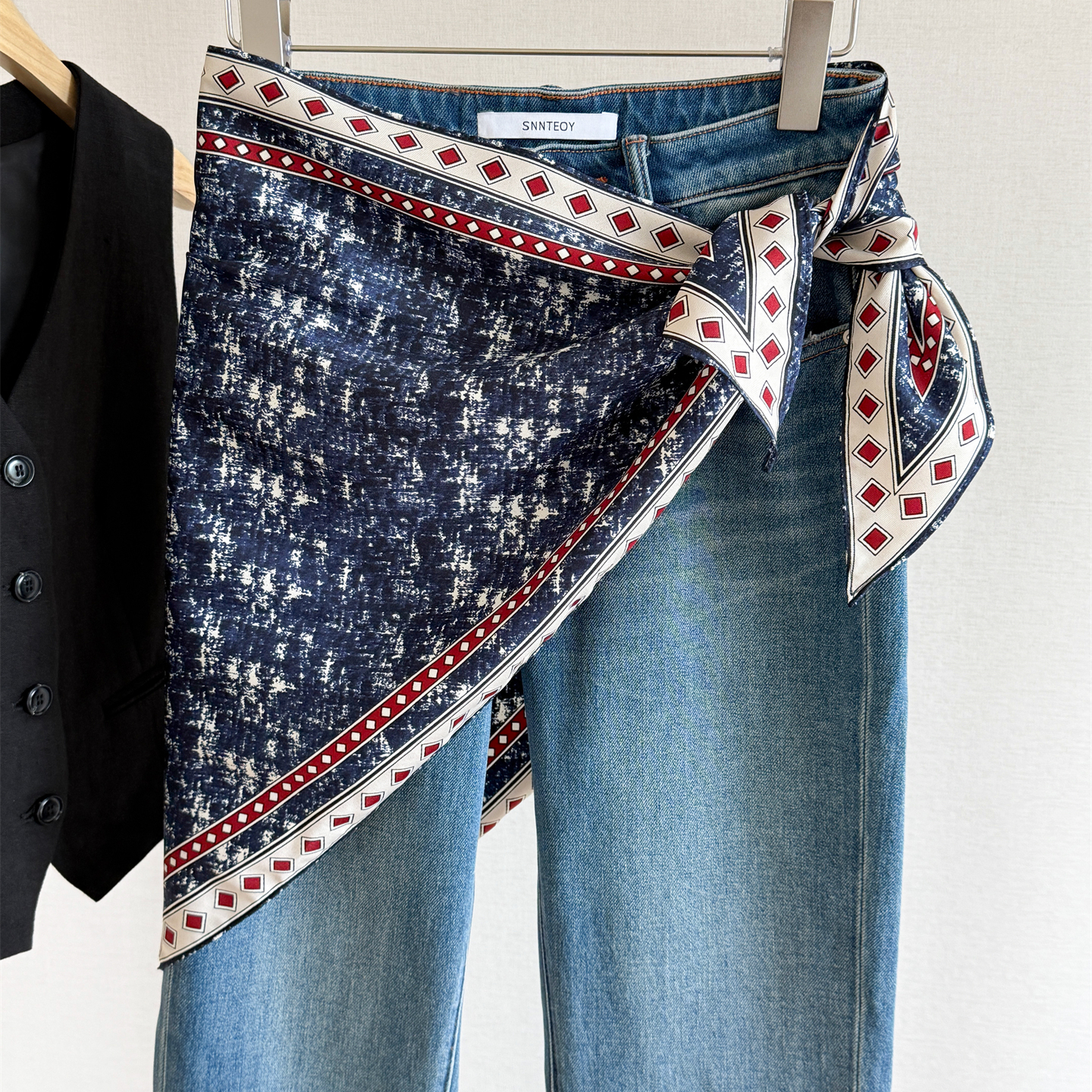 2025新款牛仔裤腰带叠穿百搭腰果花大三角巾防晒包头巾披肩屁帘女