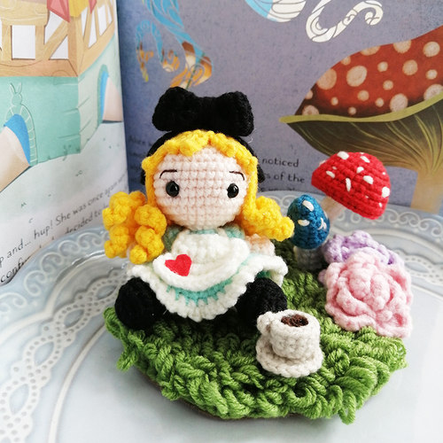 原创纯手工定制 alice漫游仙境之爱丽丝童话景品摆件玩偶