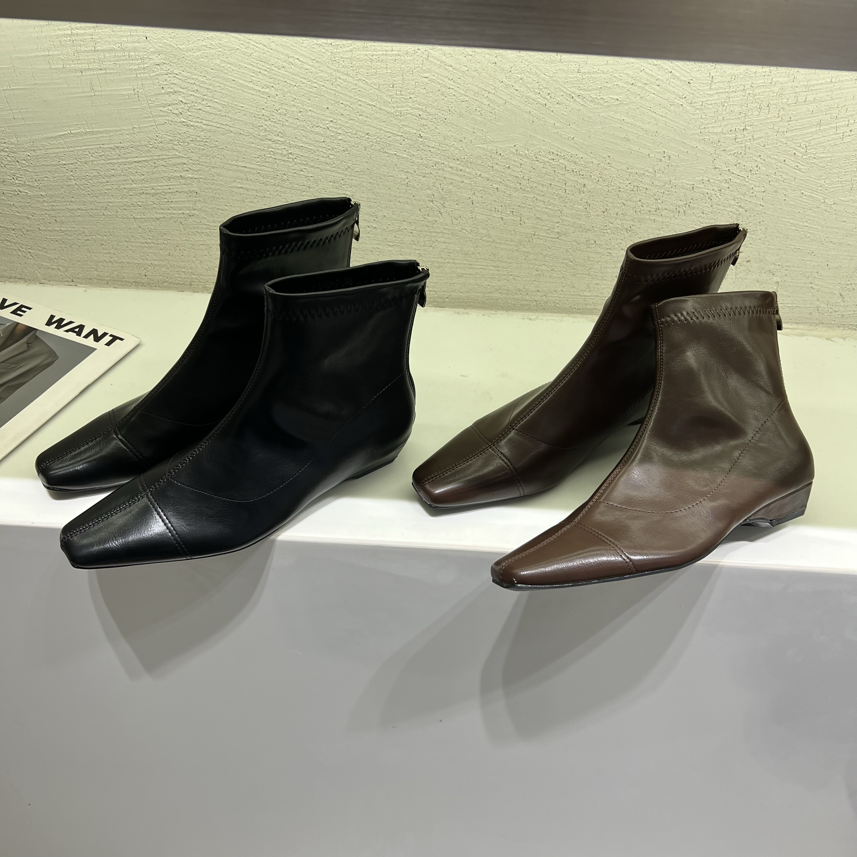 法式复古方头短靴女2025冬季加绒通勤百搭后拉链及踝靴低跟瘦瘦靴