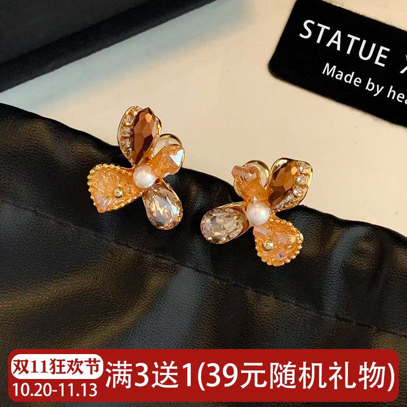 新款香槟色手工花朵耳环女纯银针珍珠小众耳钉不规则复古水晶耳饰
