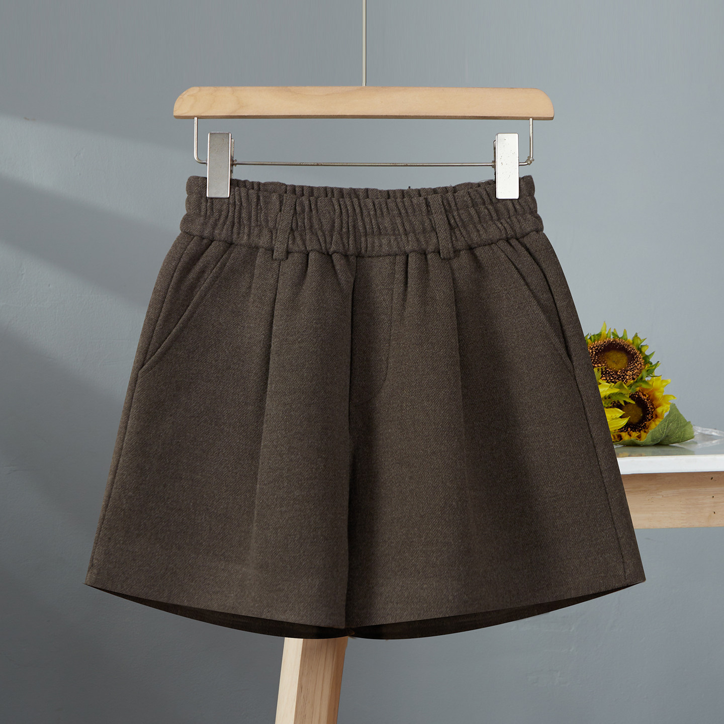 灰色毛呢短裤女外穿冬季简约松紧