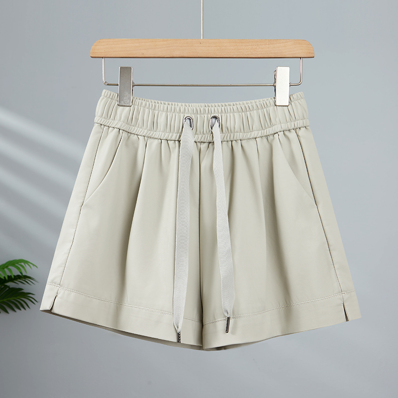 柔软不掉皮时尚百搭皮短裤
