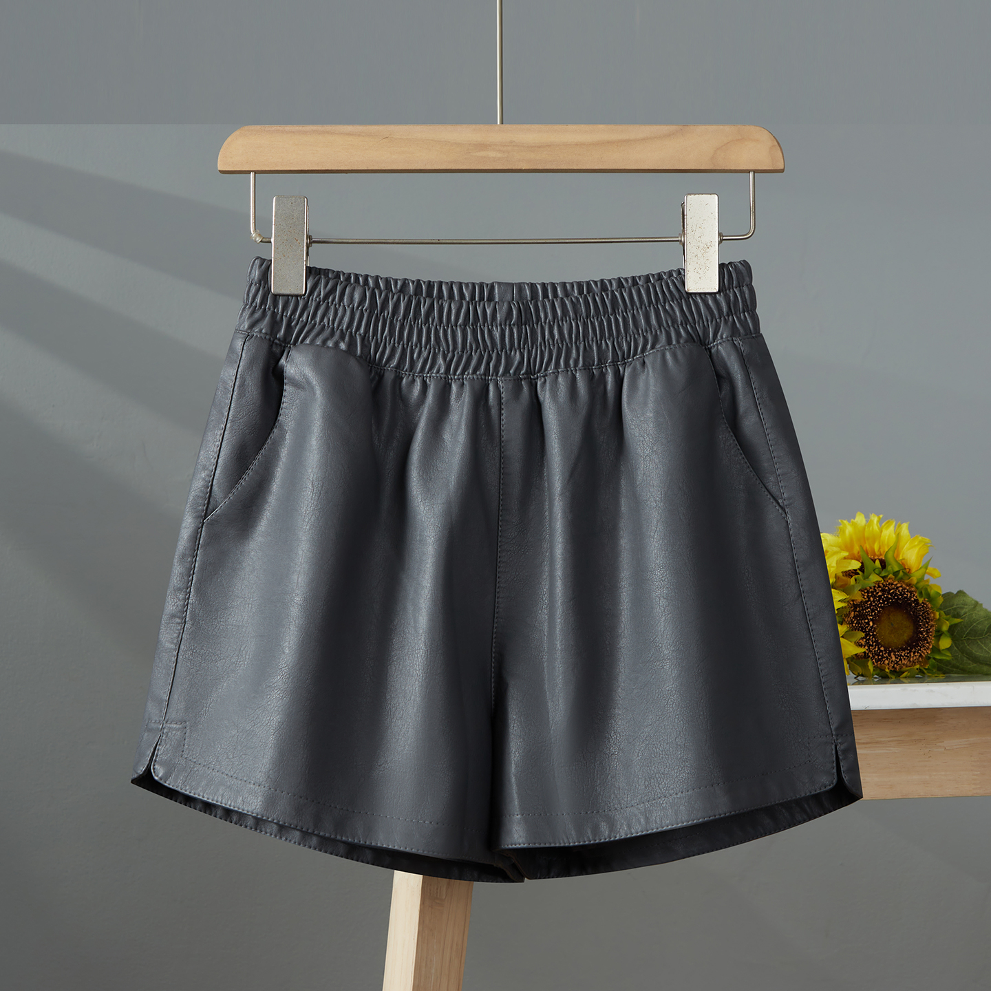 皮短裤女款2025新款PU