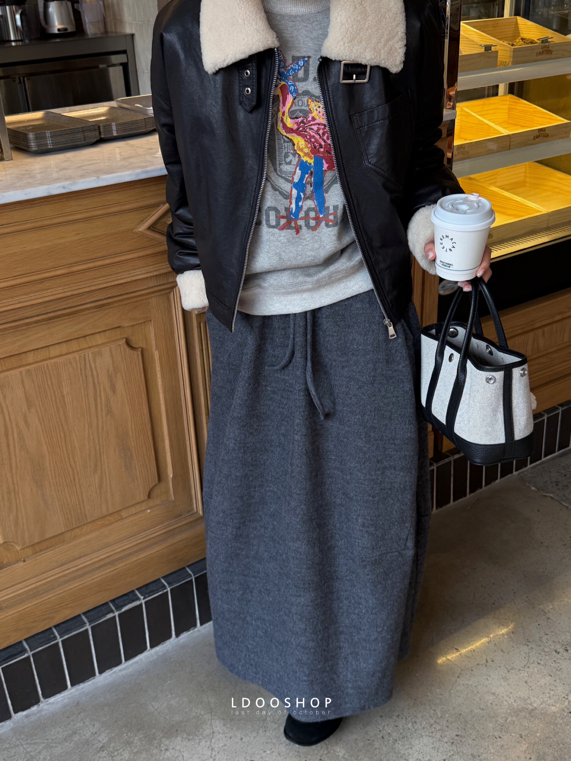 立体剪裁垂感羊毛花苞半裙