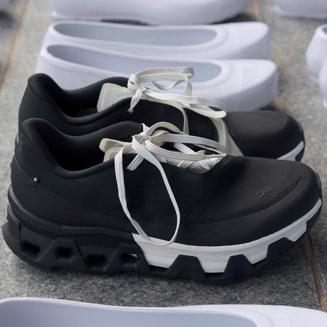 昂跑PAF联名轻质回弹运动跑鞋