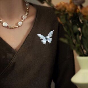 彩色鲍鱼贝壳锆石蝴蝶耳钉灵动高级感森系水晶耳环银针国风耳饰品