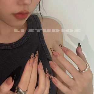 手工豹纹穿戴甲中长款新款杏仁型法式美甲秋冬辣妹高级感小众显白