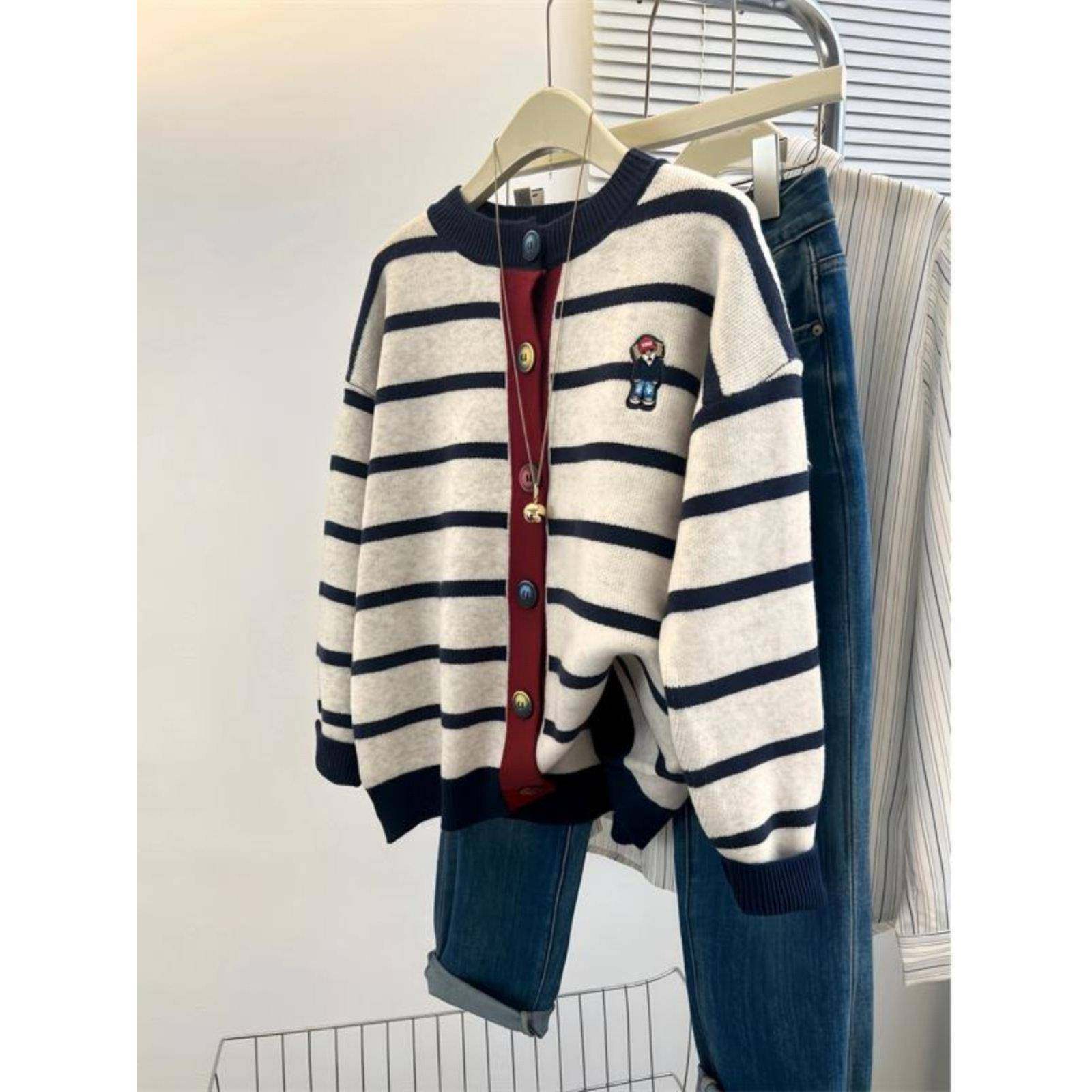 学院风条纹圆领毛衣夹克2026年春季新款软糯慵懒针织开衫上0124e,女装/女士精品,T恤,淘宝优惠券,粉丝福利购,淘宝优惠卷