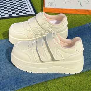 春季女小白鞋奶黄色厚底2026新款百搭增高泡芙白色板鞋休闲0206k