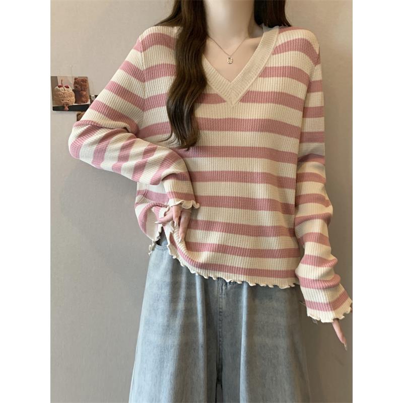大码宽松正肩条纹V领长袖针织T恤女秋冬胖mm显瘦木耳边打底0928e
