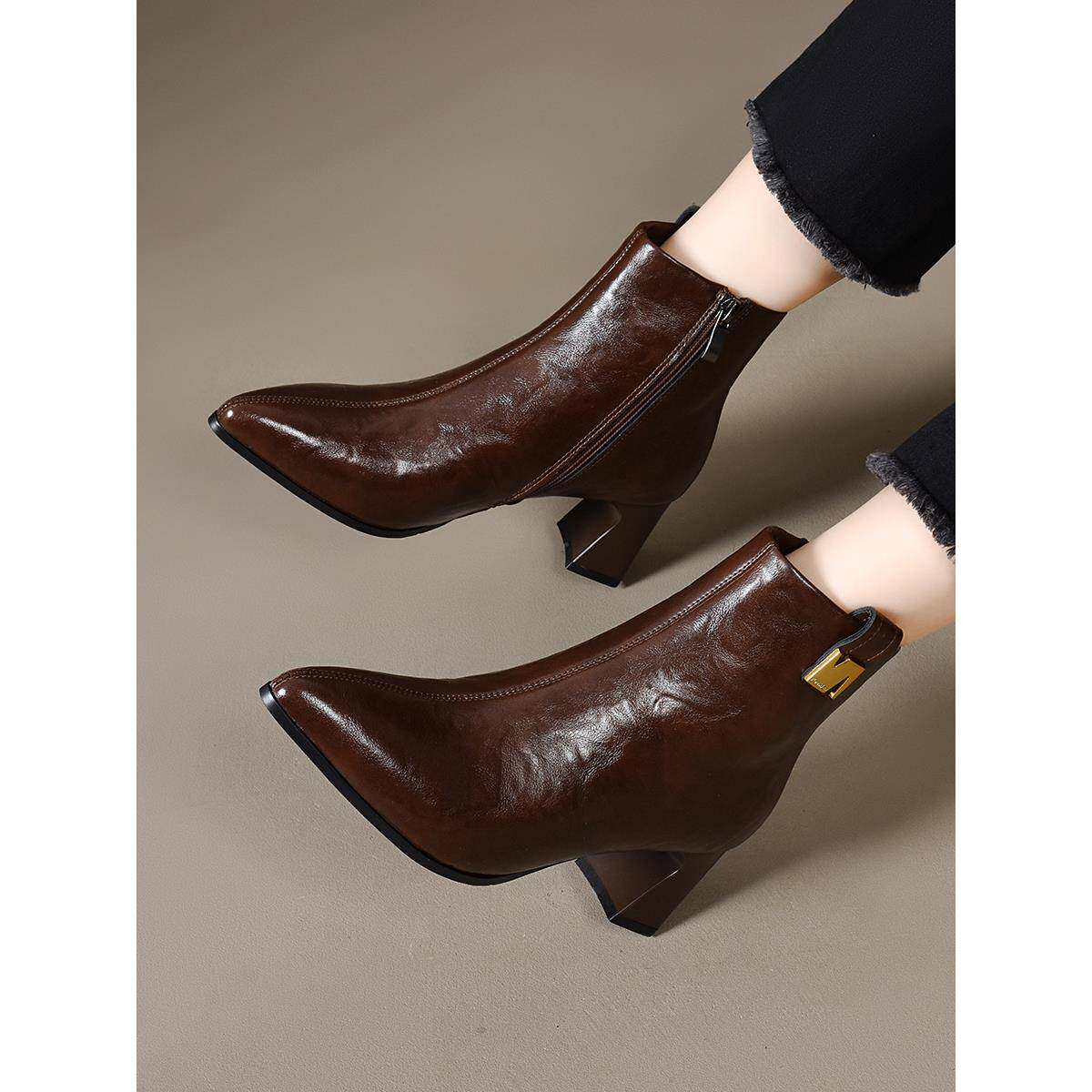 冬季尖头高跟小短靴女2025新款粗跟中跟单靴秋法式气质踝靴1218u