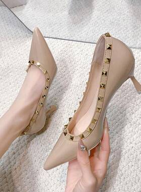 铆钉高跟鞋2026夏季新款通勤细高跟性感皇家姐妹优雅不累脚0225r