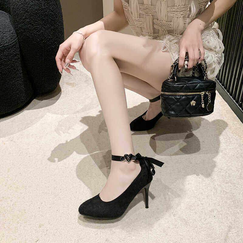 新款交叉绑带尖头细跟高跟鞋丝带蝴蝶结气质爱心锁2026纯欲l0225r