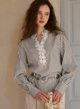 相对纶/绣花朵细V领蓝条纹长袖通勤大方得体2026春款女式衬衫