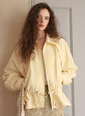 相对纶/抗皱韩风时髦黄色低腰拉链宽松巴恩风2026新款女短风衣