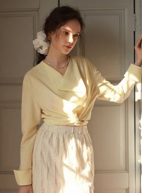 相对纶/显白嫩黄掐腰收腰扭结荡领春款2026新款抗皱松弛法式衬衫