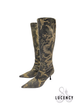 LUCENCY24SS秋冬炙语复古水洗牛仔龙纹提花羊皮中跟尖头高筒靴