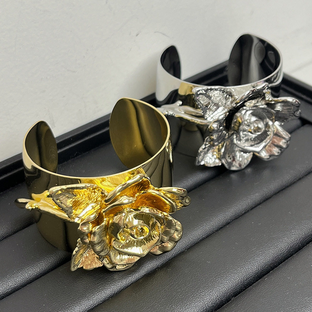 中古风复古立体雕刻玫瑰花宽版开口金属光面手环时装走秀款臂环