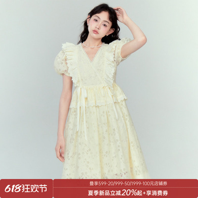 甜酷少女花朵暗纹连衣裙