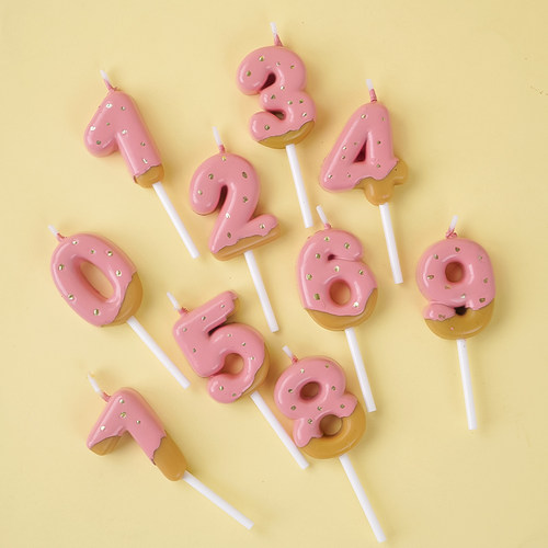 巧克力草莓饼干数字生日蜡烛