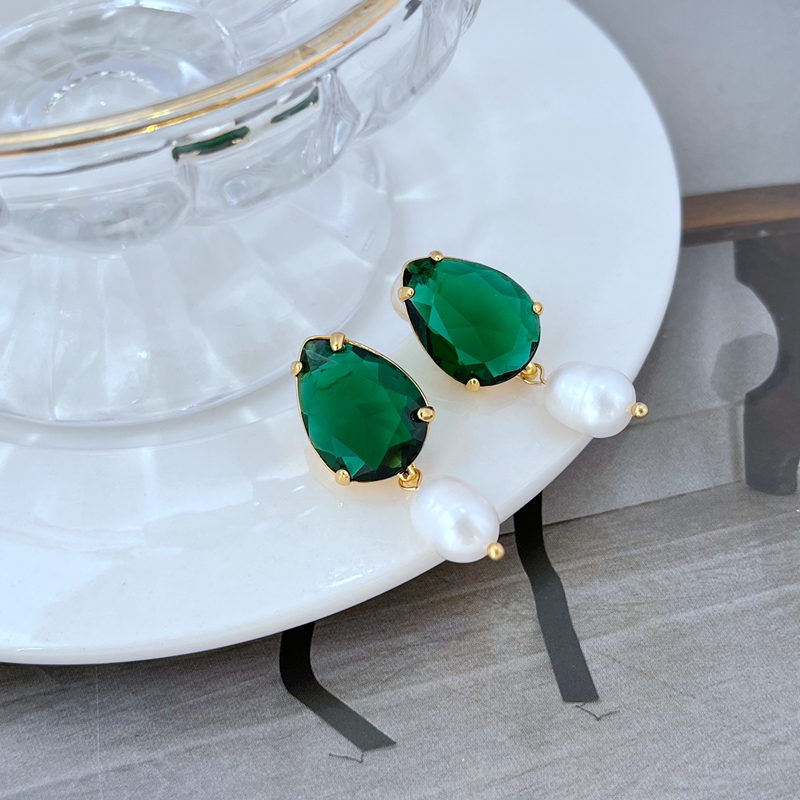 新款时尚轻奢简约气质小众设计镶嵌绿色锆石水滴造型淡水珍珠耳坠