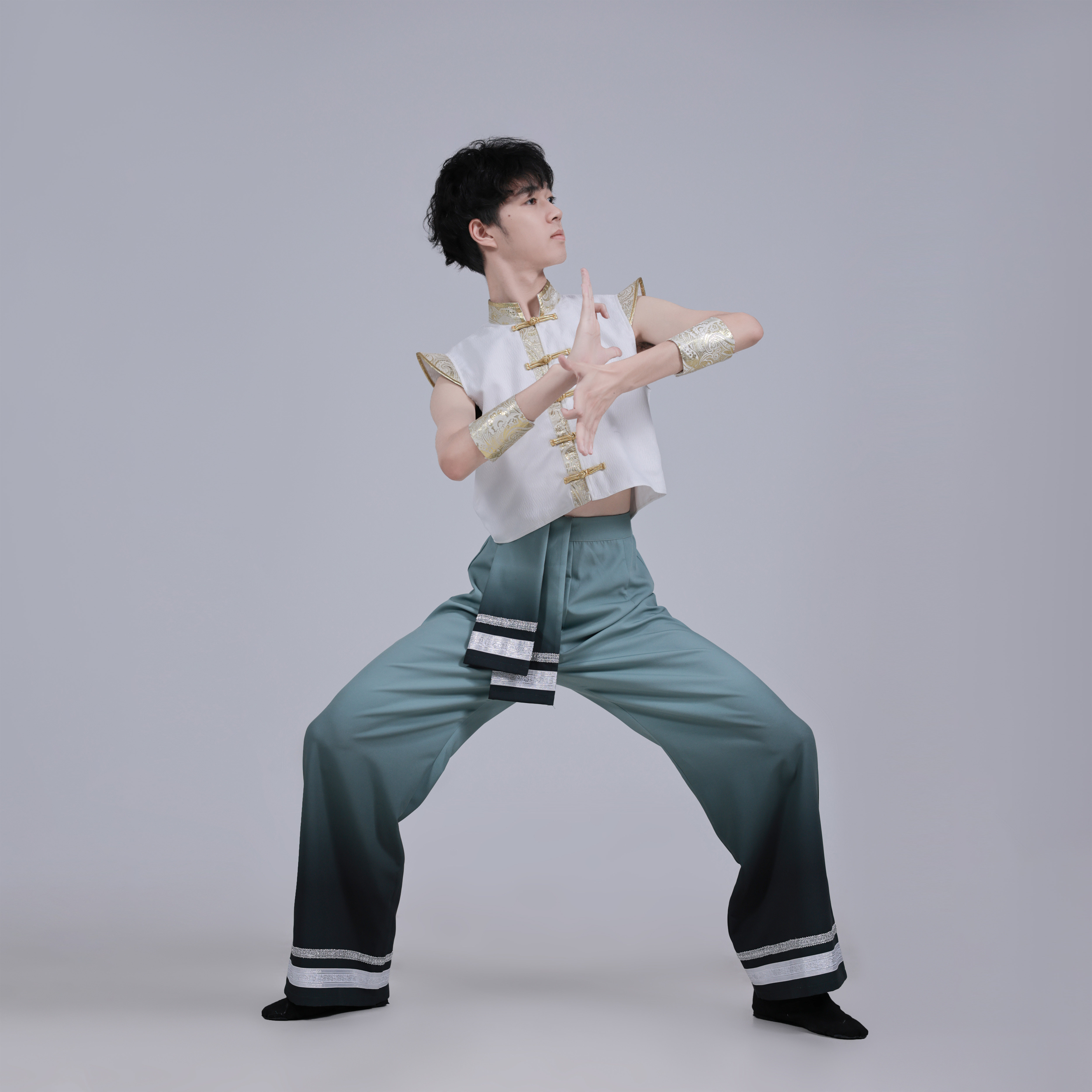 云南傣族新款男生舞蹈定制演出表演舞蹈服装民族风傣男定制舞蹈服