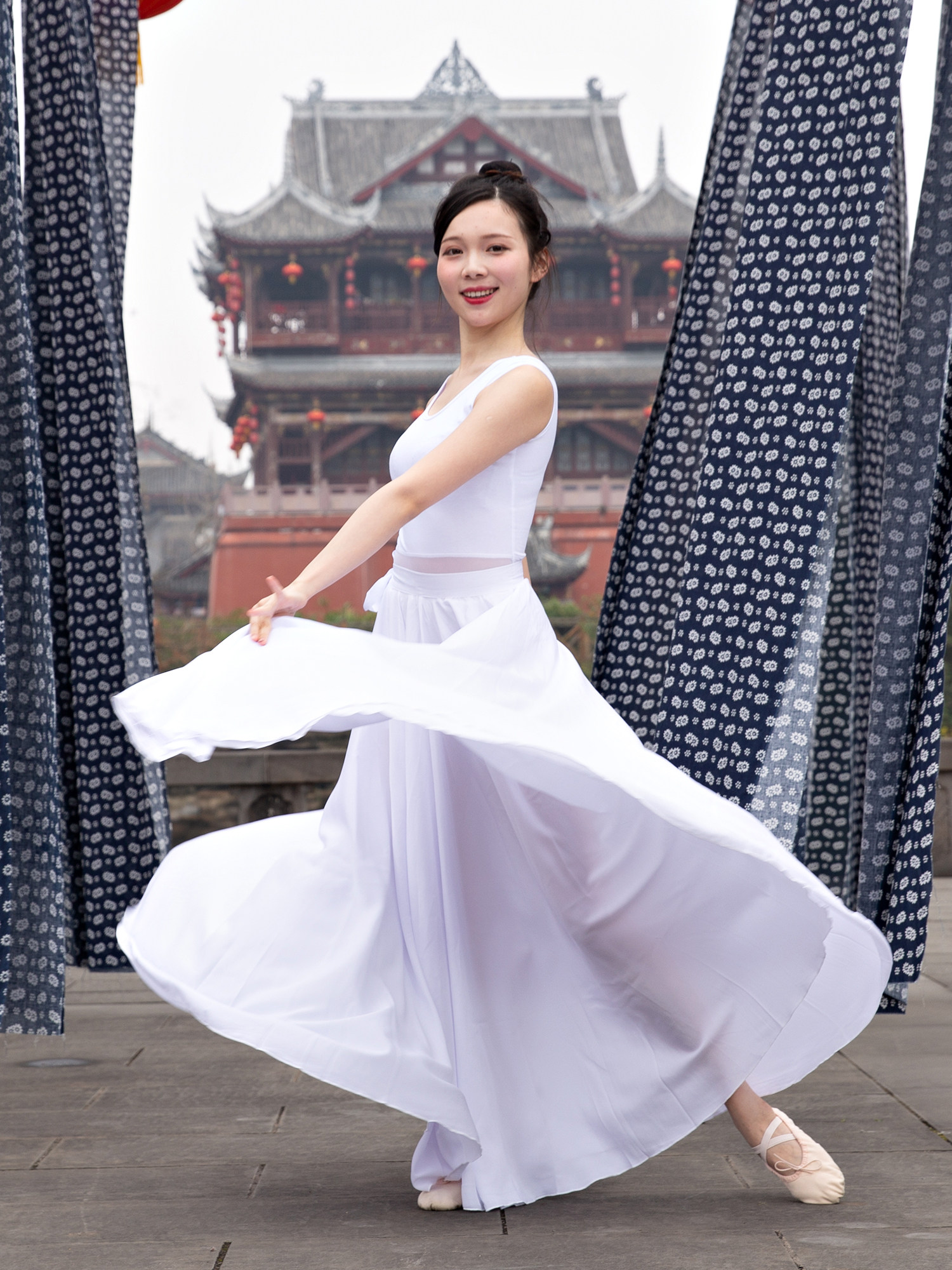 现代舞服《不想说再见》舞蹈服饰720度飘逸大裙摆舞台表演出服装